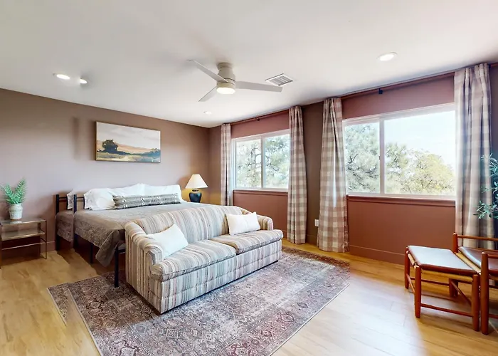 Golf, Hike & More! Sprawling Retreat In Show *