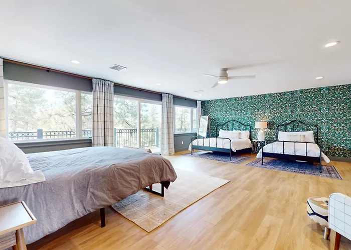 Golf, Hike & More! Sprawling Retreat In Show Holiday home Show Low