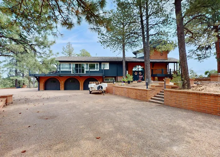 Golf, Hike & More! Sprawling Retreat In Show Holiday home *